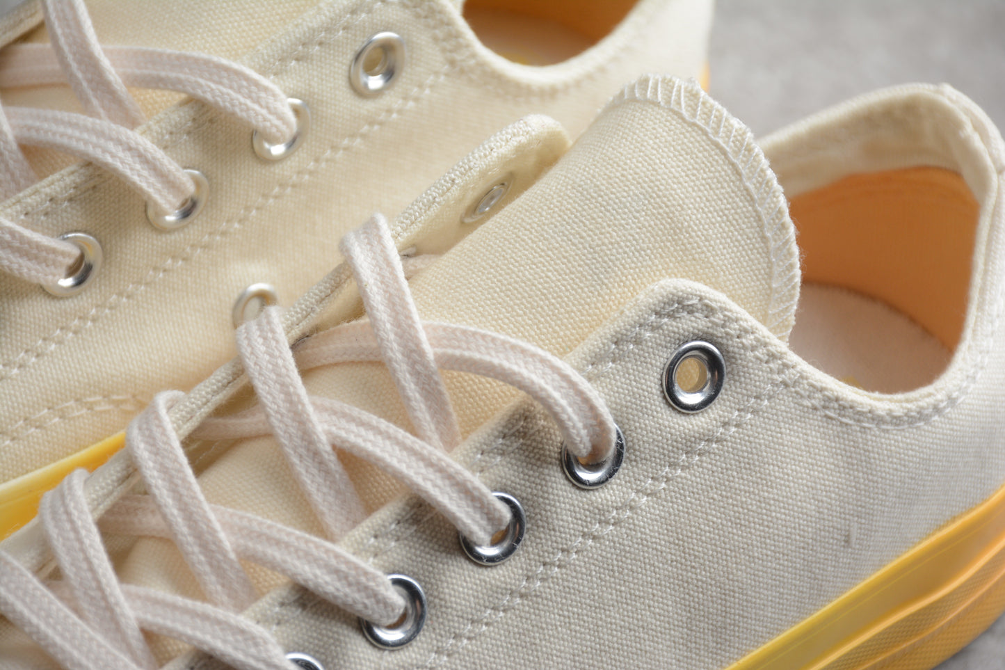 Chuck 70 Low beige y amarillo