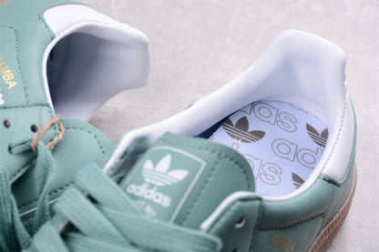 Samba Vegan verde menta y blanco