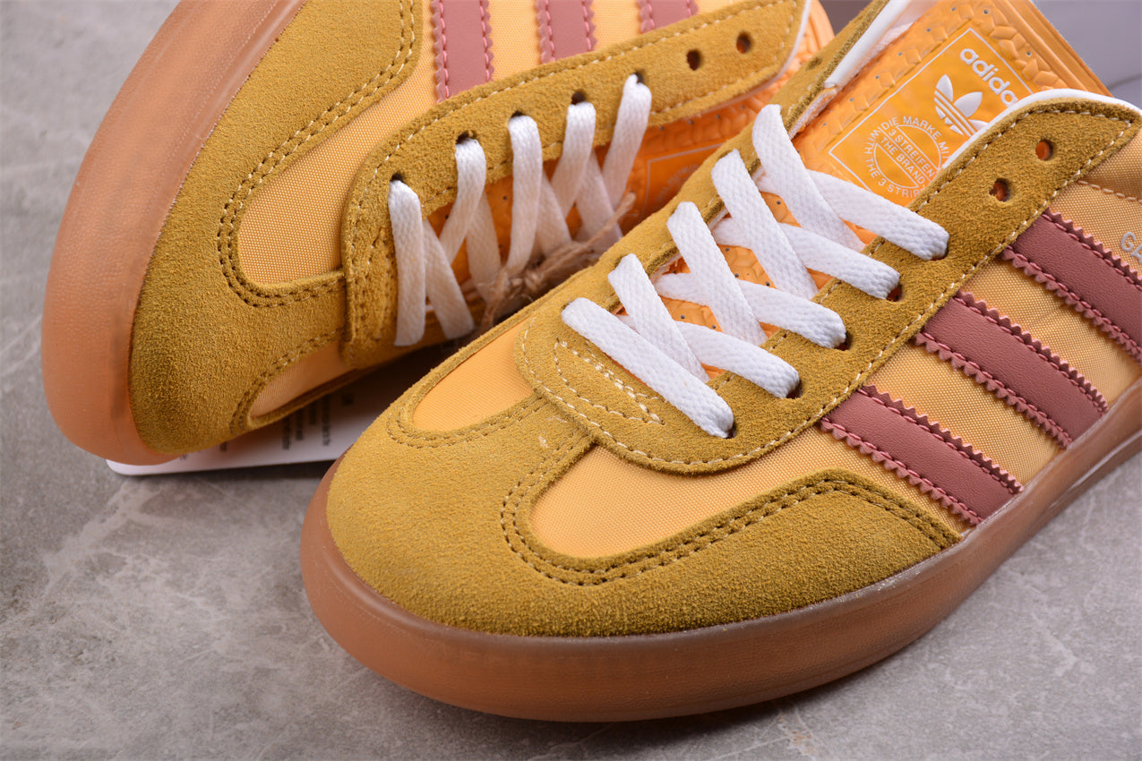 Gazelle amarillo y morado