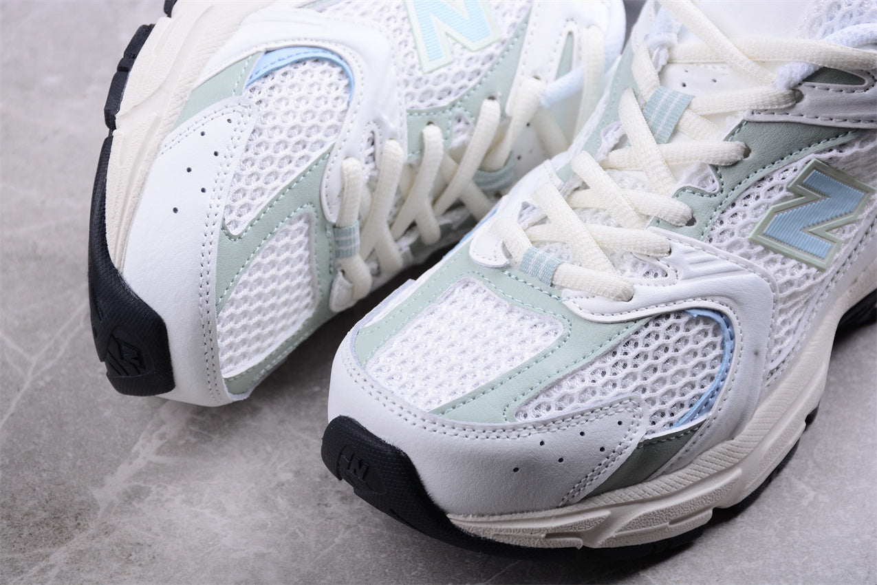 NB 530 blanco y verde menta