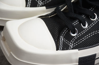 Chuck 70 Plus HI negro y blanco