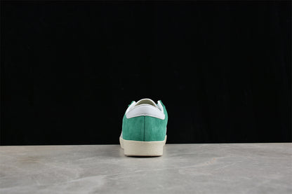 Sporty & Rich verde claro y blanco