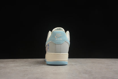 Air Force 1 Low “Nezha” beyge y azul celeste