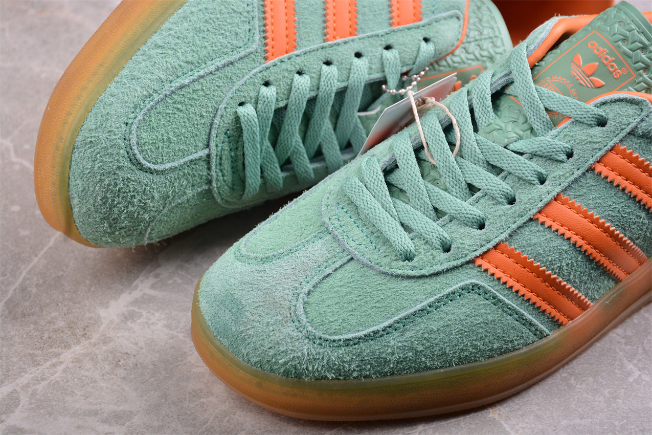Gazelle verde y naranja