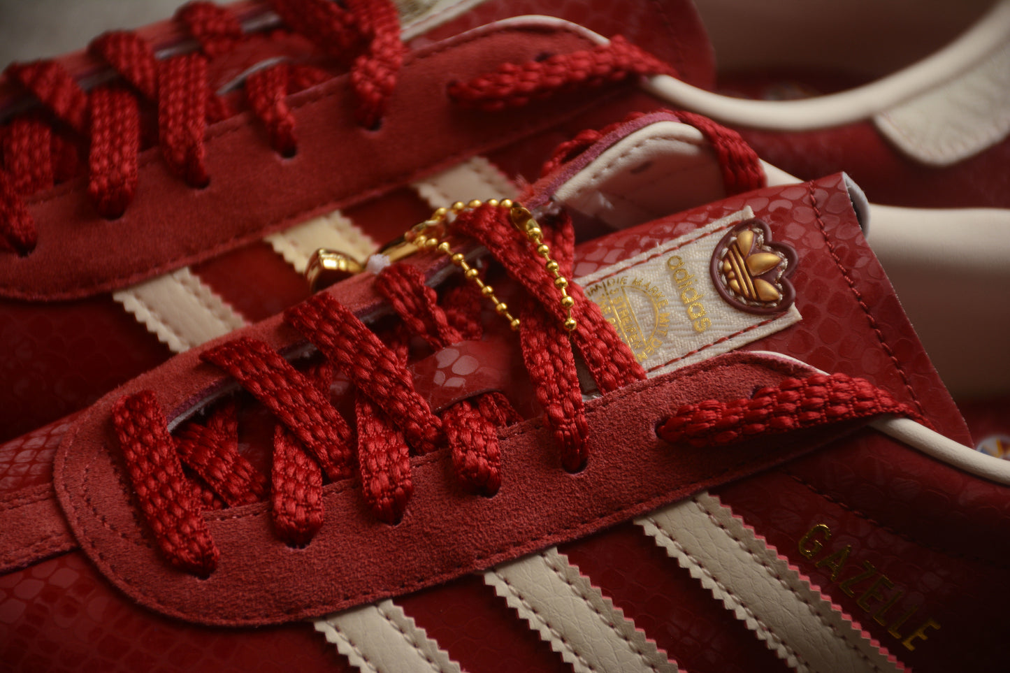 Gazelle Bold rojo y blanco