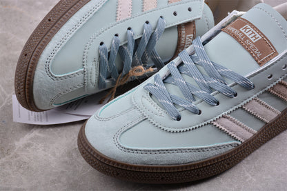 Handball Spezial Kith azul celeste y beige