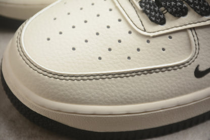 Air Force 1 07 beige y negro