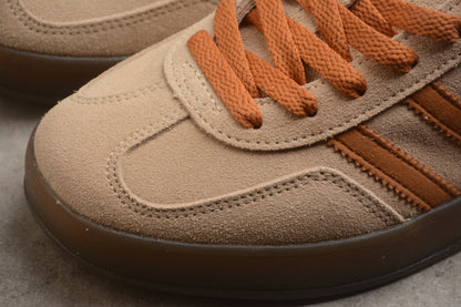 Gazelle beige y marrón