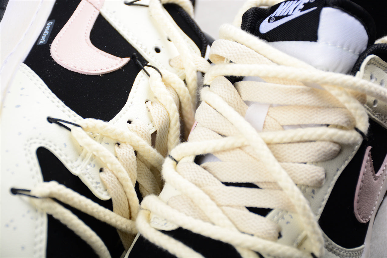 Dunk Low blanco hueso, negro y rosa