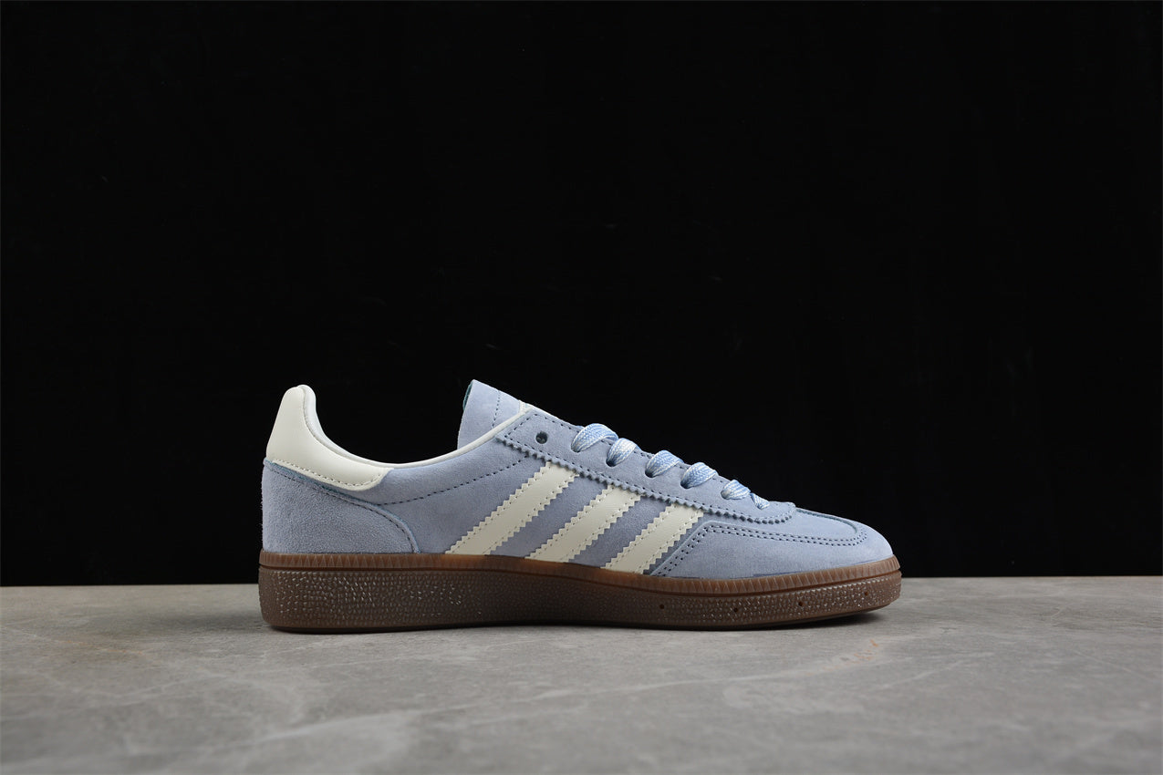 Handball Spezial azul celeste y blanco