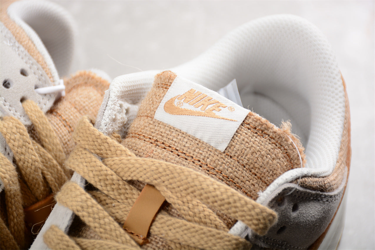 Dunk Low beige y crema