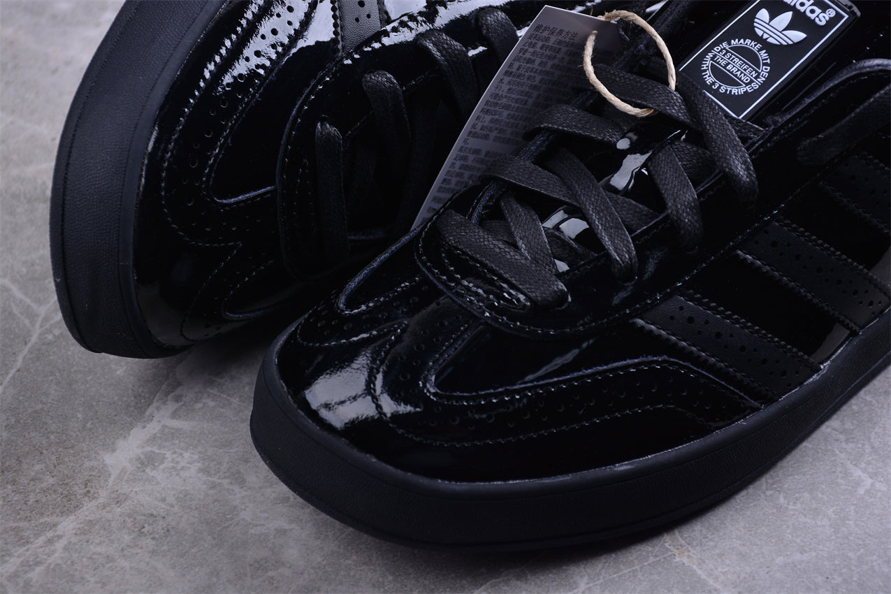 Gazelle negro brillante