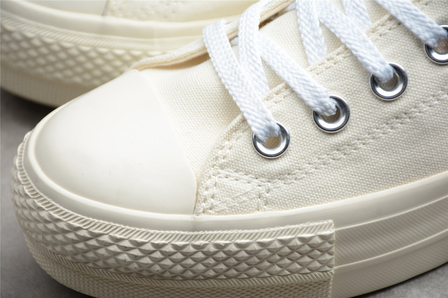 Chuck Taylor All Star Rainbow Plataforma Low blanco y crema