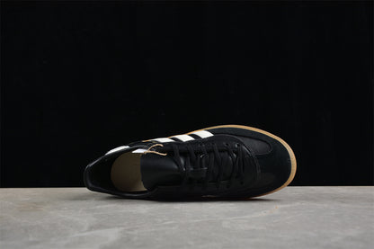 INVINCIBLE x Handball Spezial negro y blanco