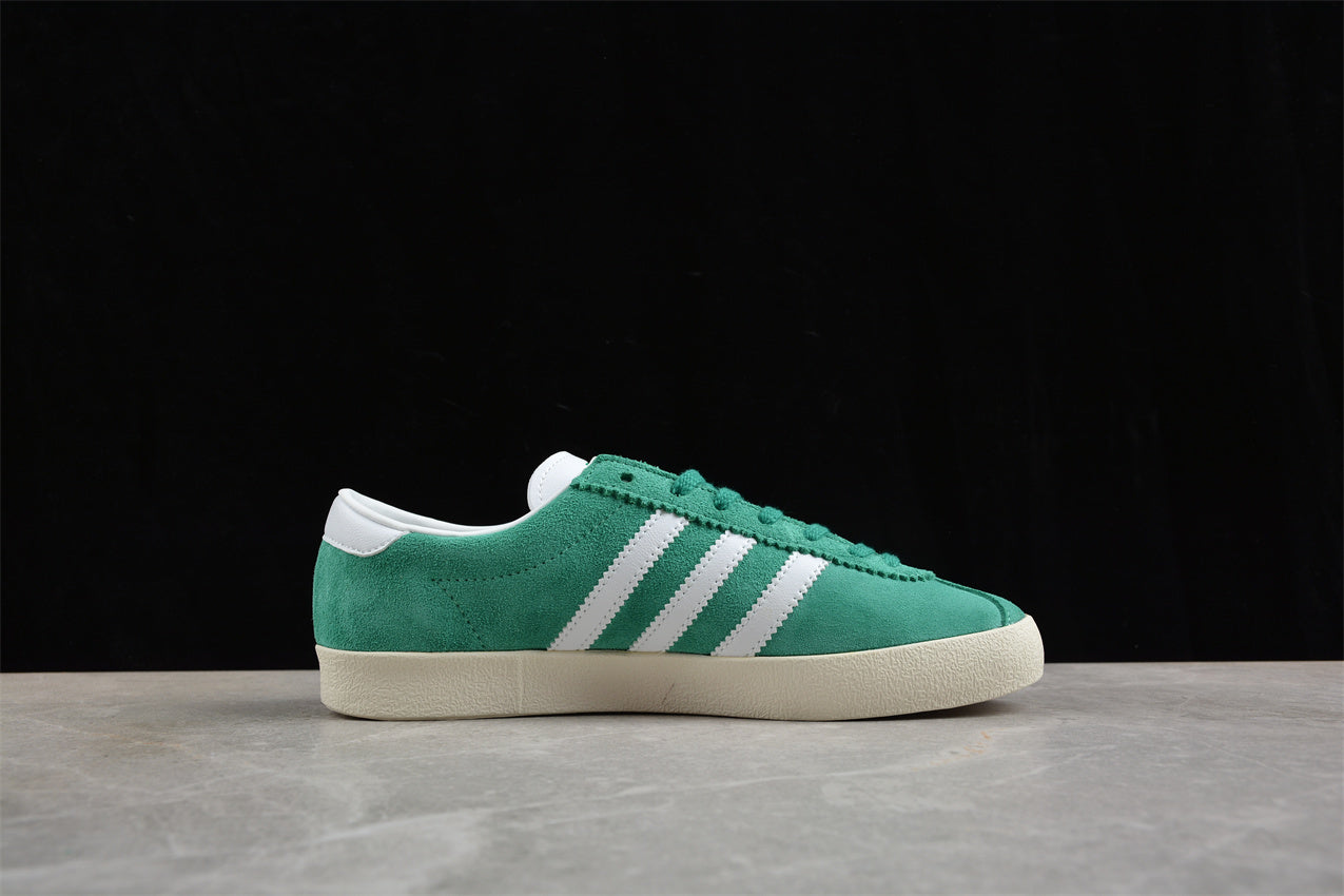 Sporty & Rich verde claro y blanco