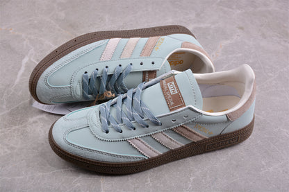 Handball Spezial Kith azul celeste y beige