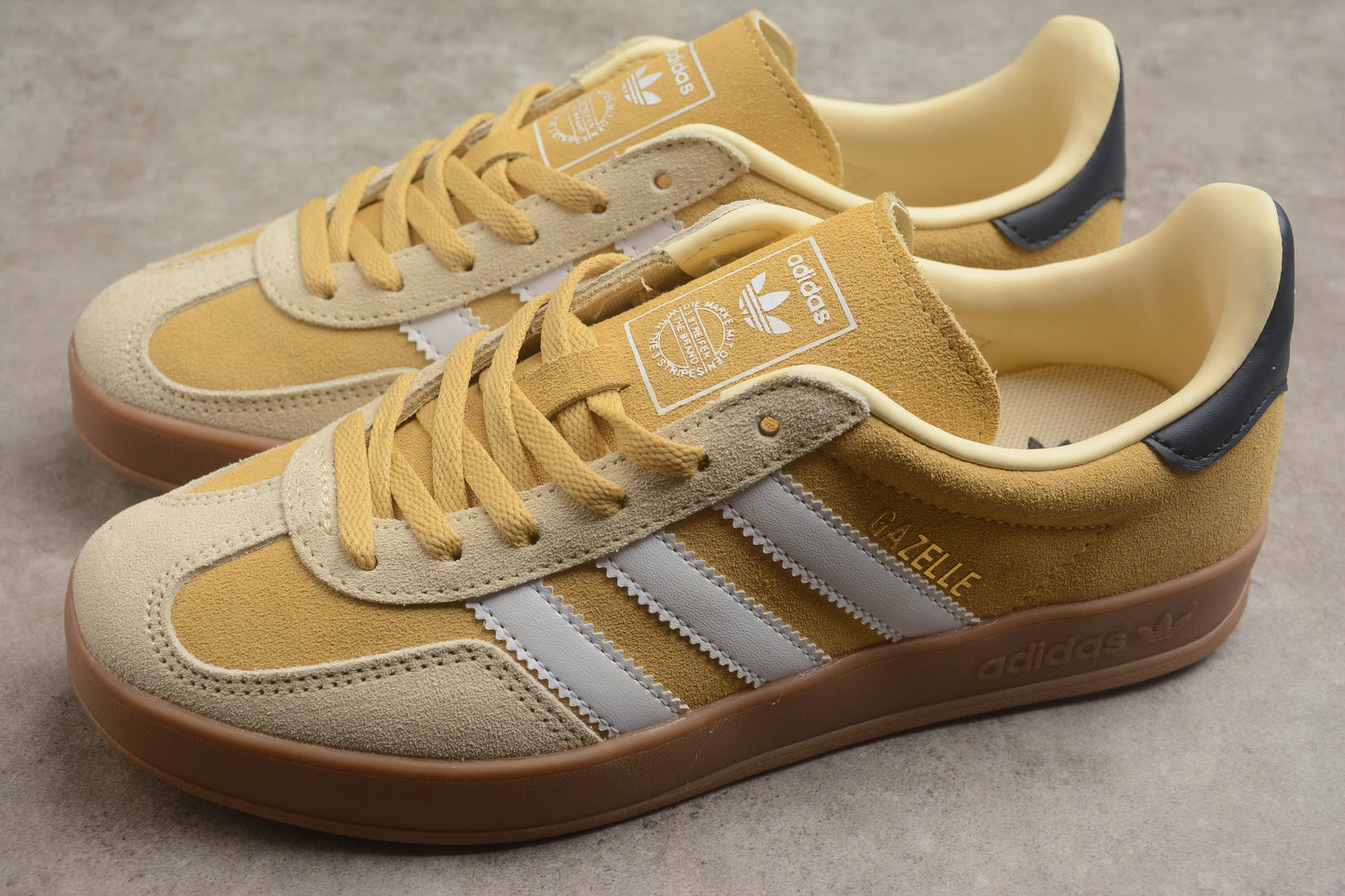 Gazelle amarillo, blanco y navy