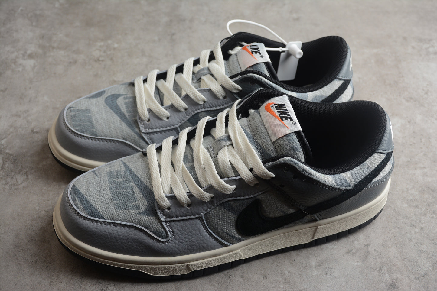 Dunk Low gris y off noir