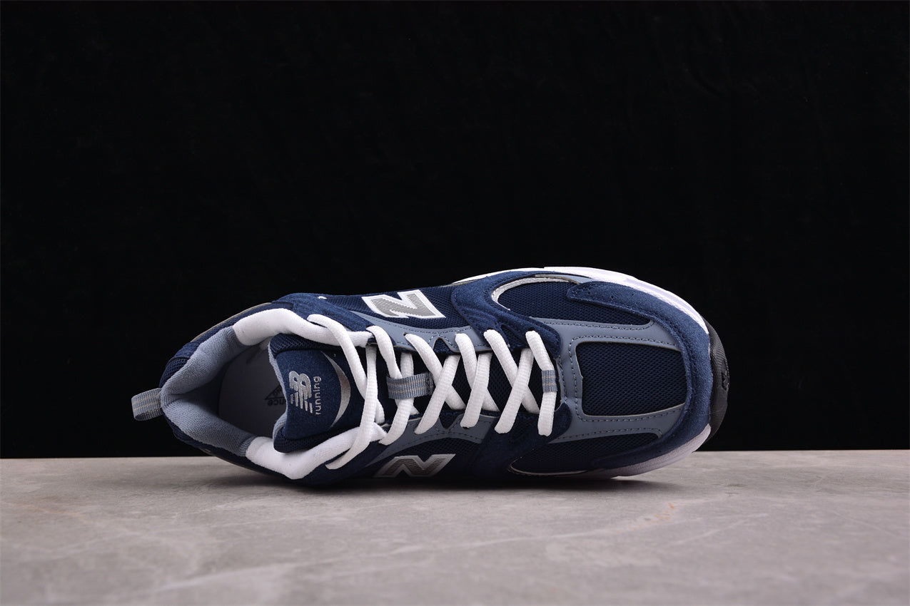 NB 530 azul marino y gris