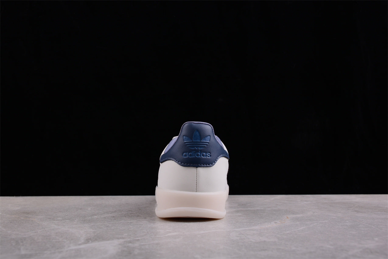 Gazelle blanco y navy