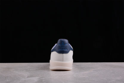 Gazelle blanco y navy