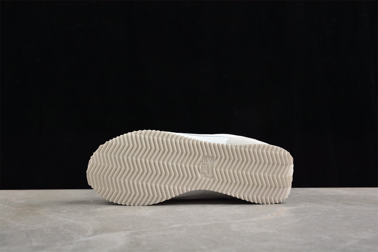 Cortez blanco y azul cielo