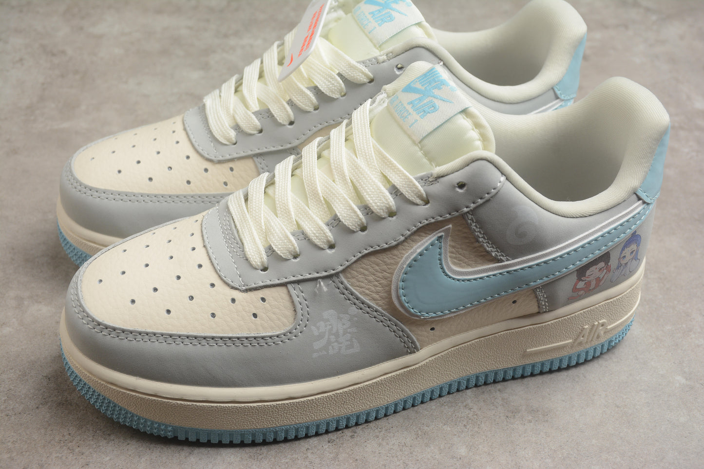 Air Force 1 Low “Nezha” beyge y azul celeste