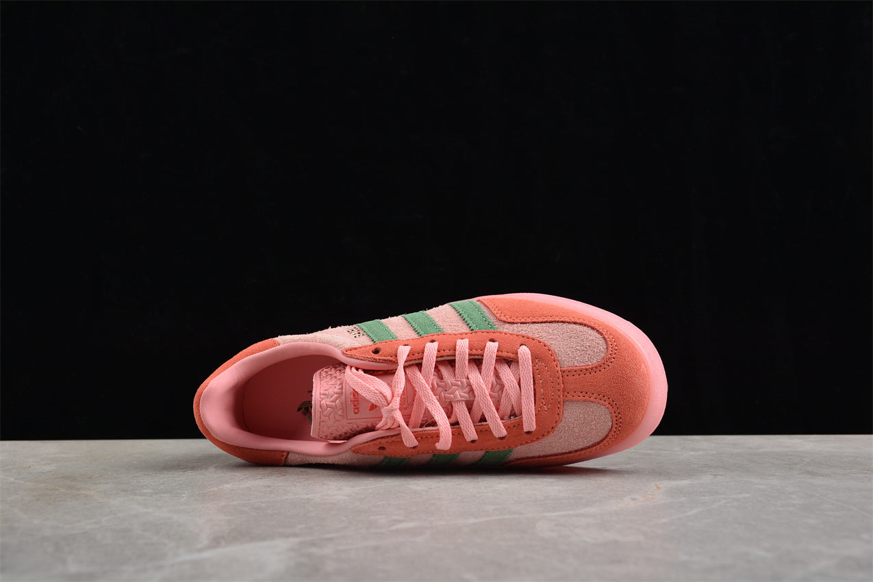 Gazelle rosa y verde
