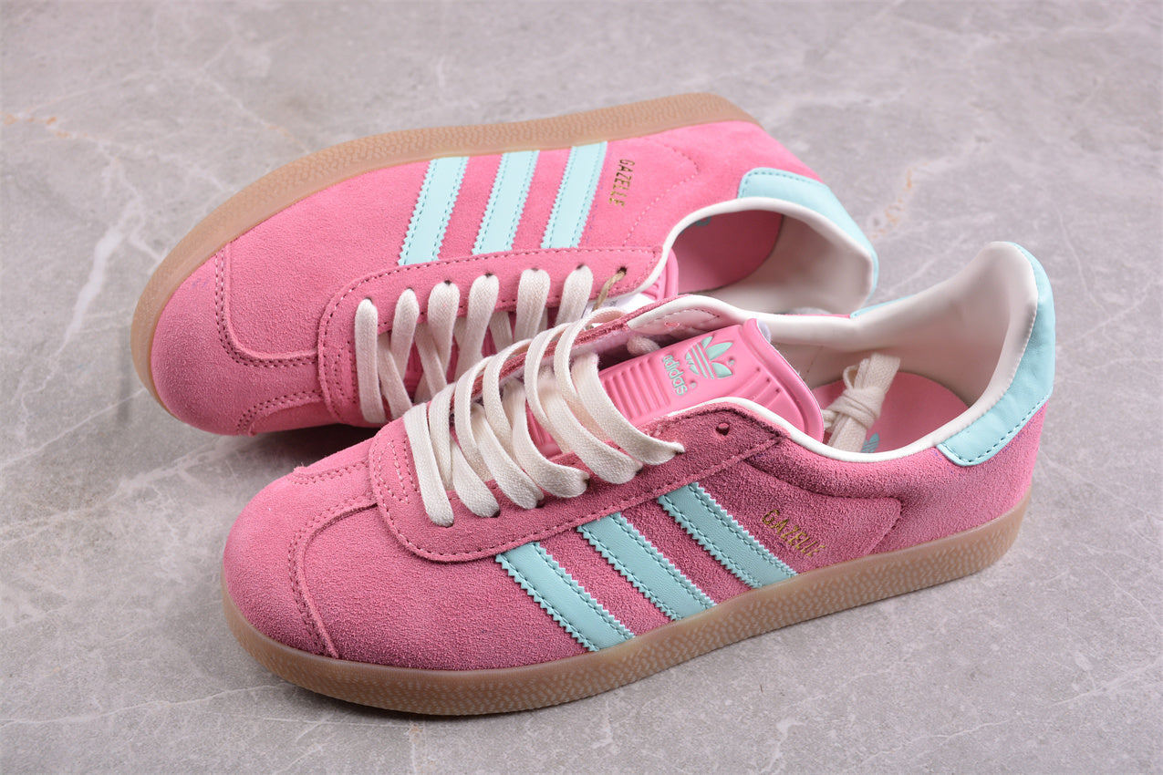 Gazelle rosa y azul cielo