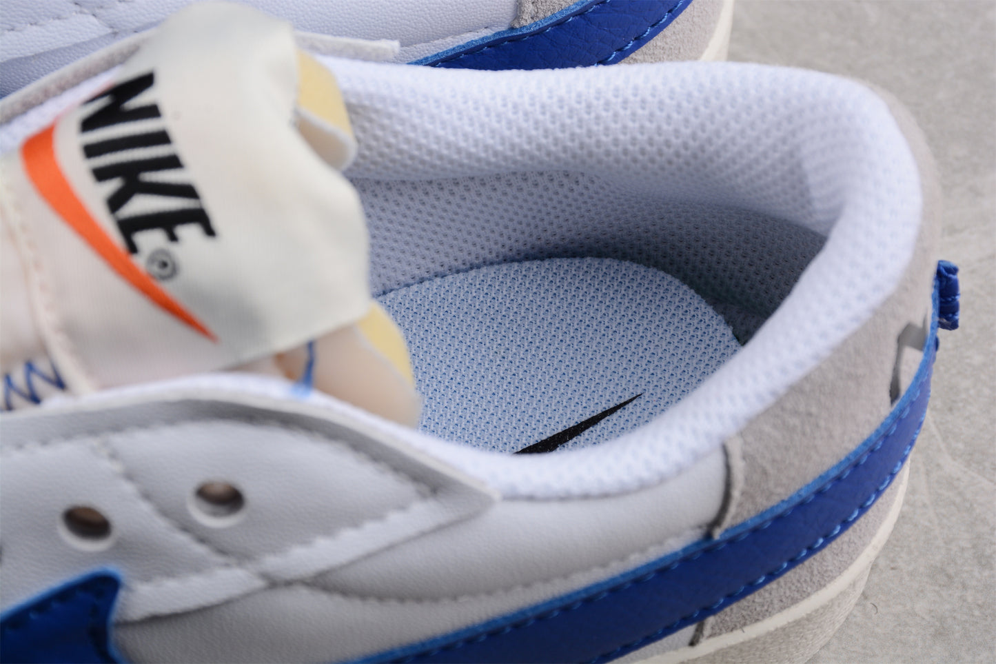 Blazer Low '77 blanco y azul