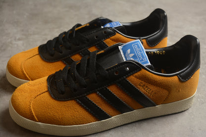 Gazelle amarillo y negro