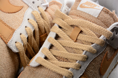 Dunk Low beige y crema