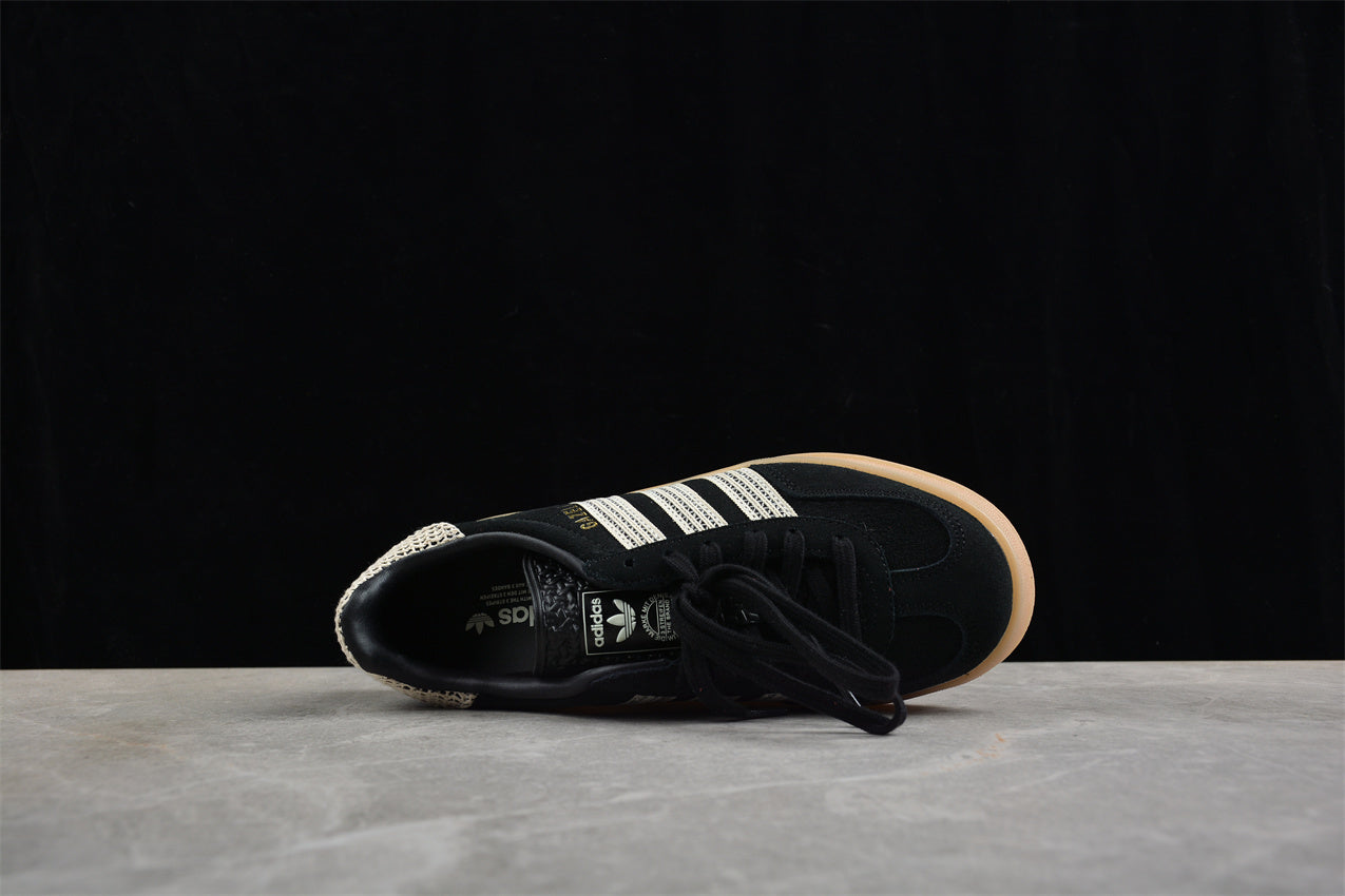 Gazelle negro y beige
