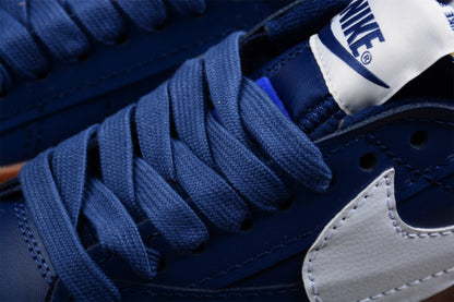 Blazer Low '77 azul y blanco