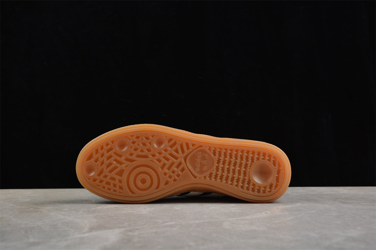 INVINCIBLE x Handball Spezial negro y blanco