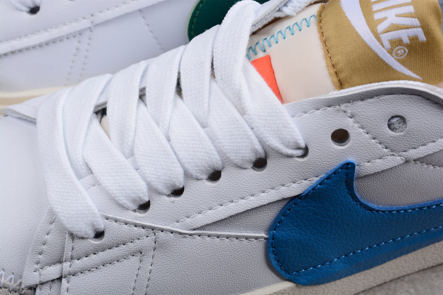 Blazer Low '77 blanco, verde y azul