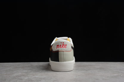 Blazer Low ‘77 PRM “Swoosh 50th Anniversary” negro, beige y dorado