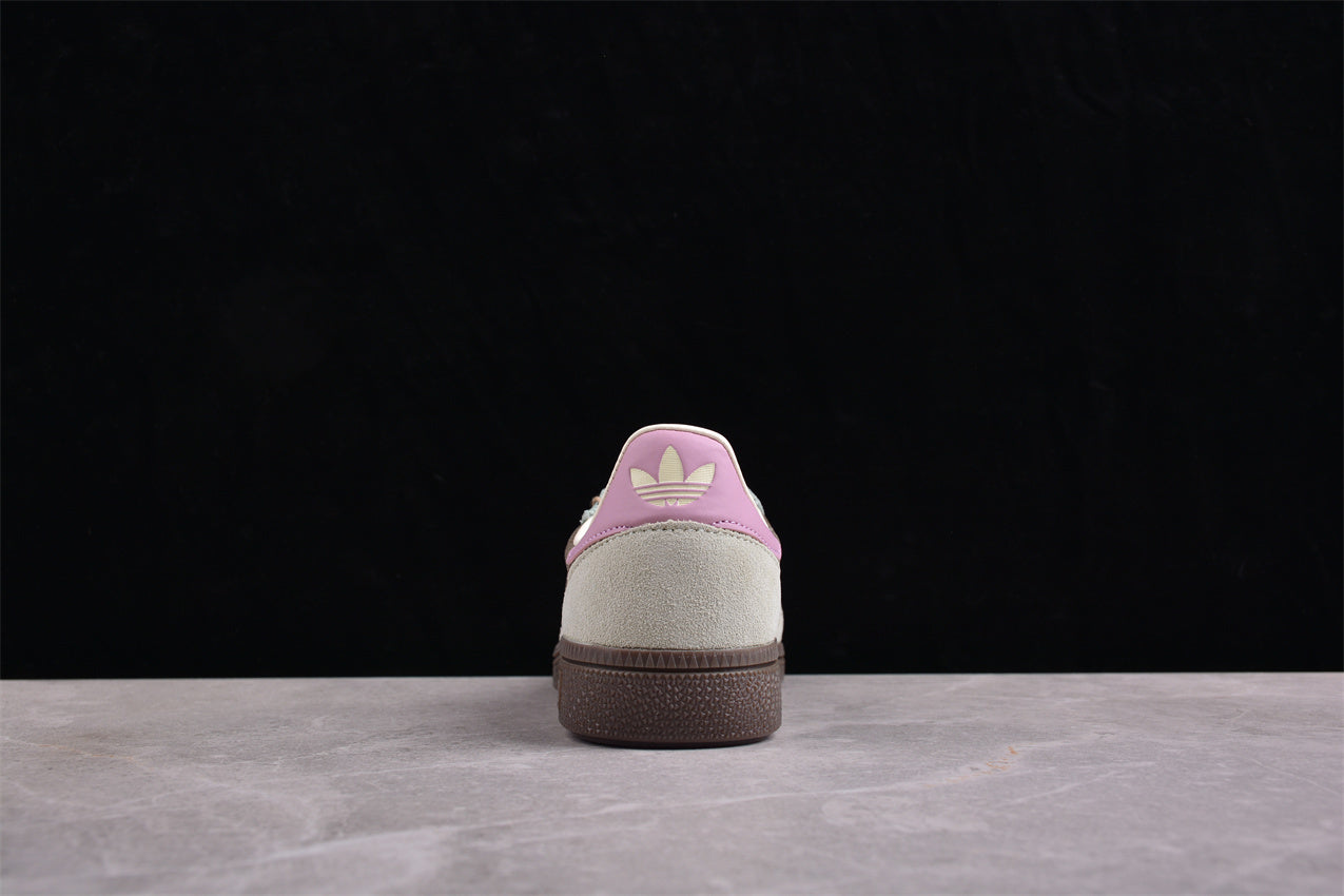 Handball Spezial verde salvia, marrón y blanco con tejido acanalado