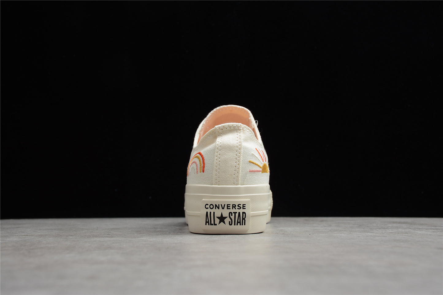 Chuck Taylor All Star Rainbow Plataforma Low blanco y crema