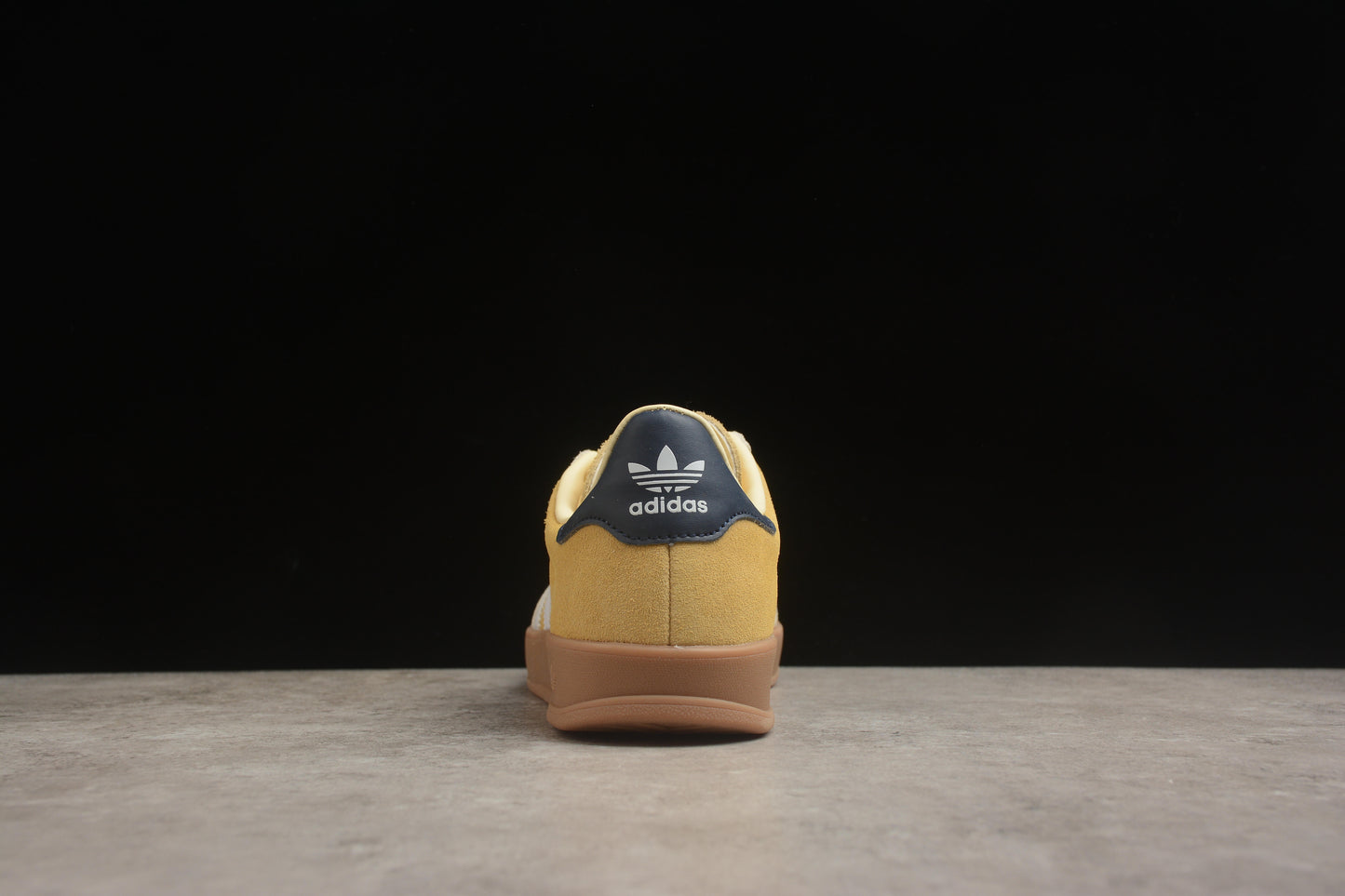 Gazelle amarillo, blanco y navy