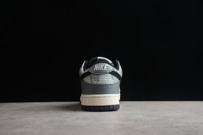 Dunk Low gris y off noir
