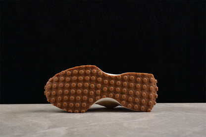 NB 327 beige y blanco