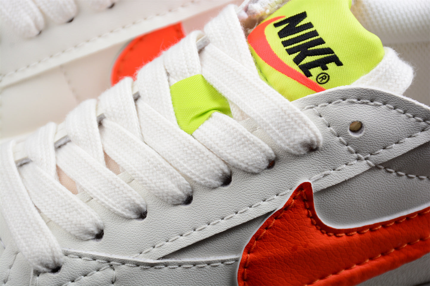 Blazer Low '77 blanco, naranja y verde limon