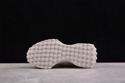 NB 327 gris claro y blanco