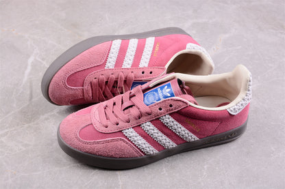 Gazelle rosa y blanco