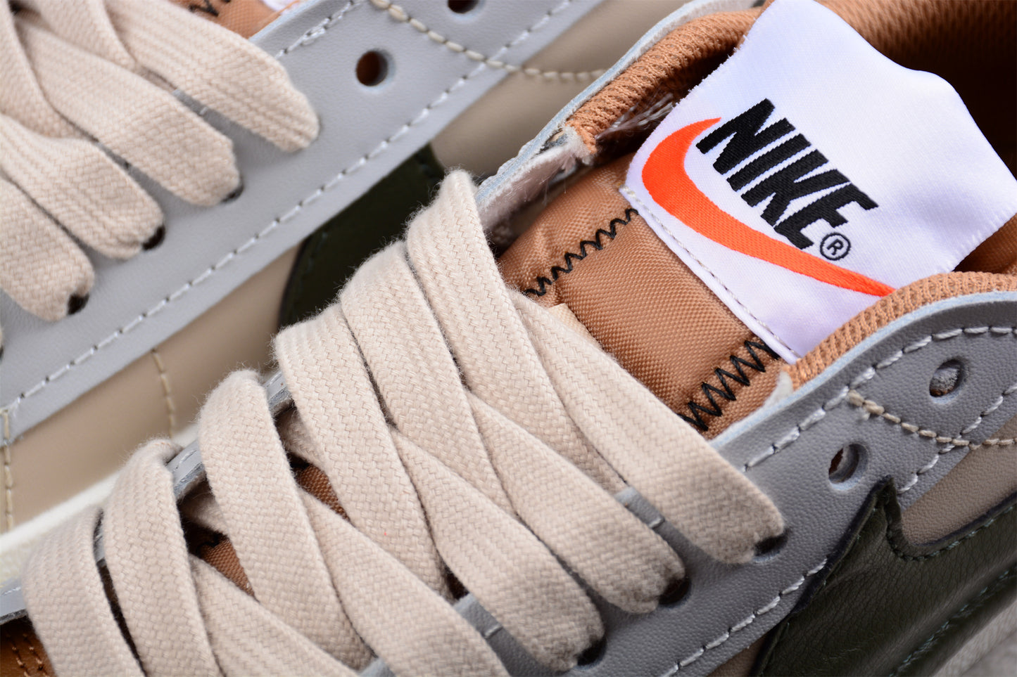 Blazer Low '77 beige y verde oliva