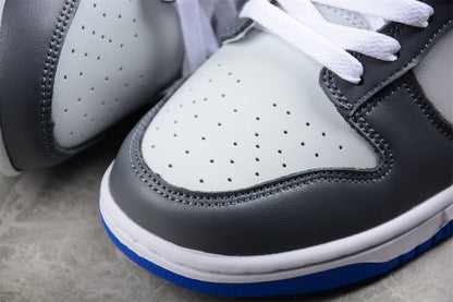 Dunk Low blanco, gris y negro