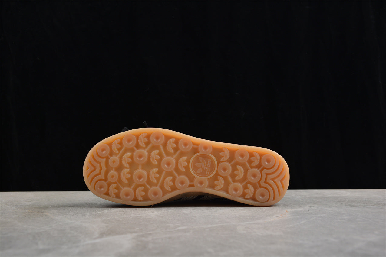 Gazelle negro y beige