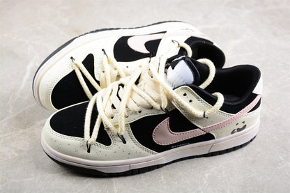 Dunk Low blanco hueso, negro y rosa