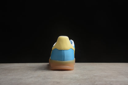 Gazelle azul cielo y amarillo